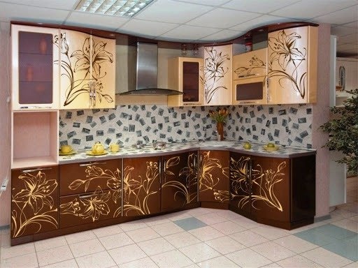 Если вы хотите получить оригинальный кухонный шкаф, используйте декупаж
