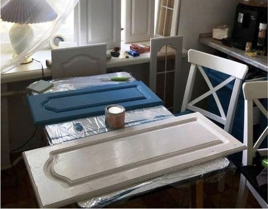 Покраска фасадов кухни
