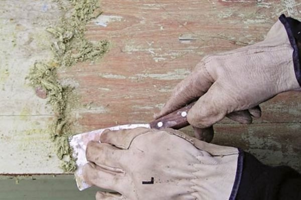 Удалите старые покрытия перед окрашиванием фасада
