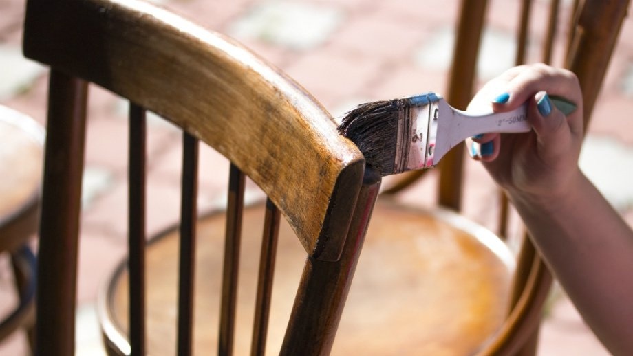 Лакировка деревянных элементов